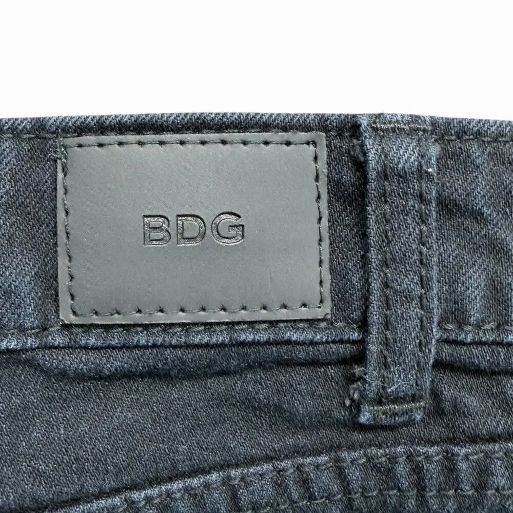 BDG Alexa Mid Rise Denim Shorts Dark Blue Cuffed 5 Pocket Womens Sz 26 - Picture 7 of 8